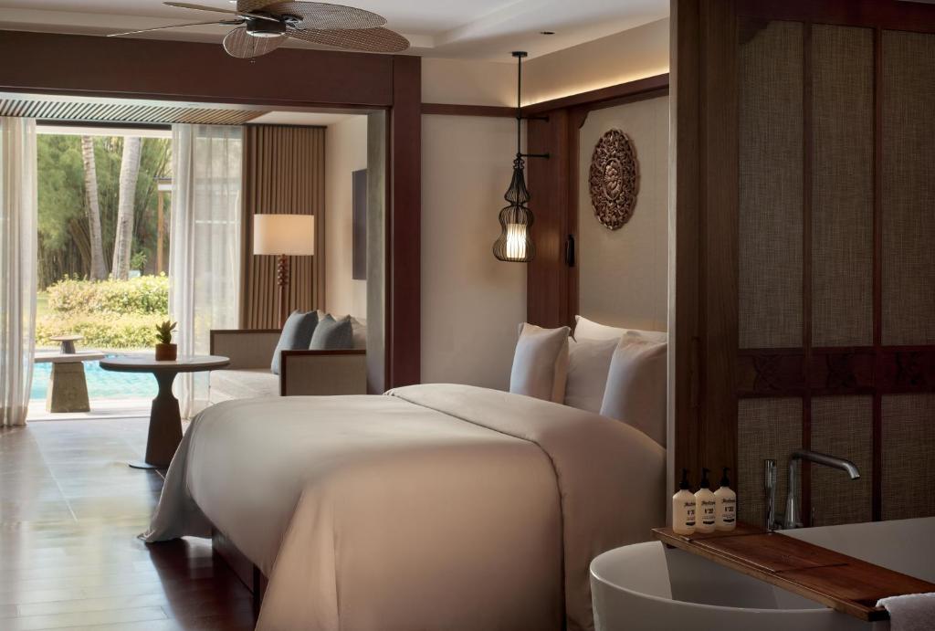 Junior Suite Lagoon Access