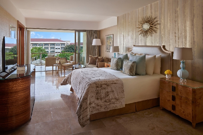 Royal Ocean Court Suite