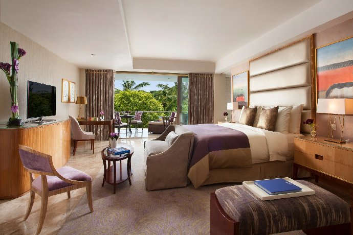 The Baron Suite Garden View