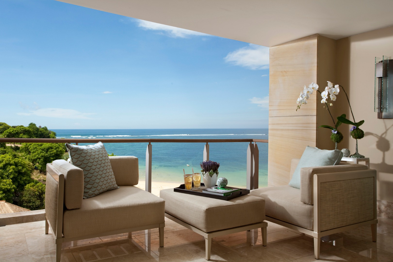 Royal Beachfront Suite