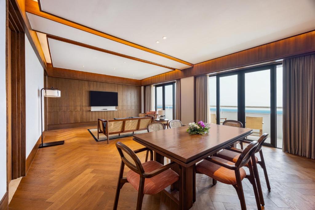 Royal Suite Ocean View