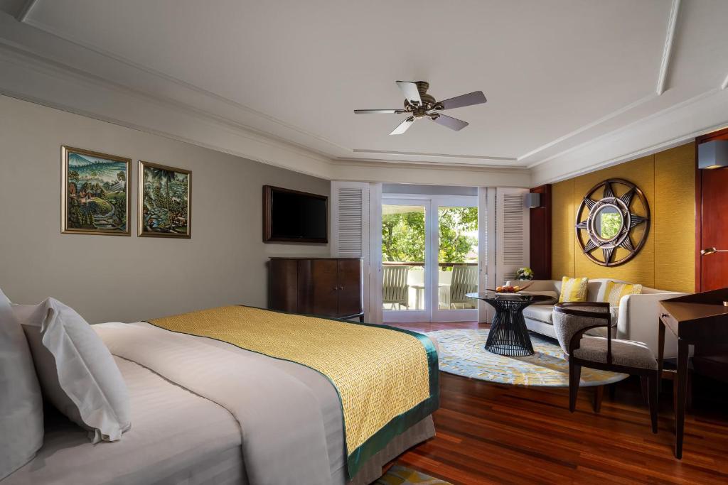 Classic Singaraja Lounge Access Garden View