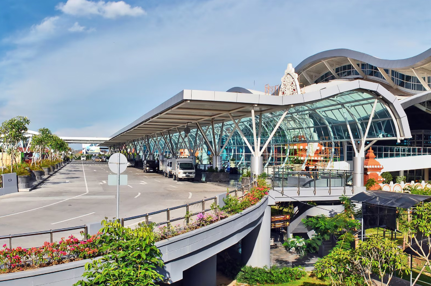 발리 공항 외관